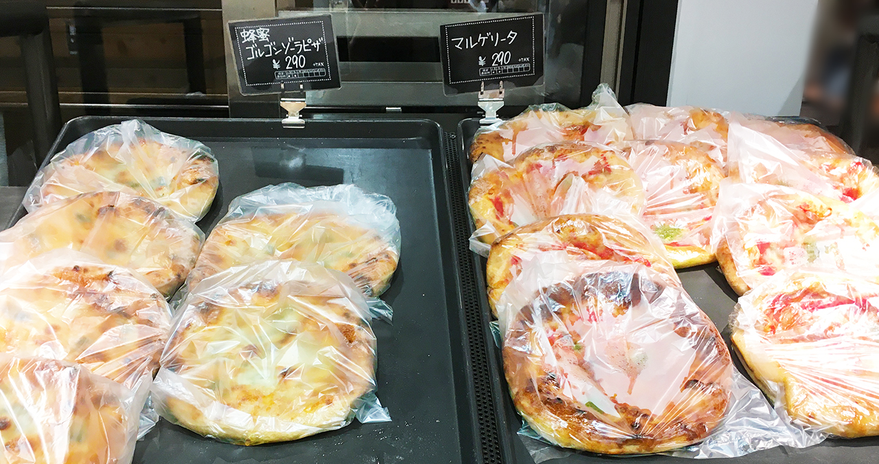 多摩市初上陸のR baker（アール ベイカー）はふわっふわ食感のパンが絶妙！