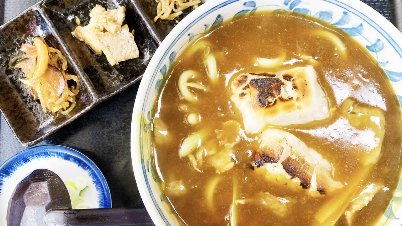 『そば大村庵』の餅入りのカレー南蛮「怪力うどん」