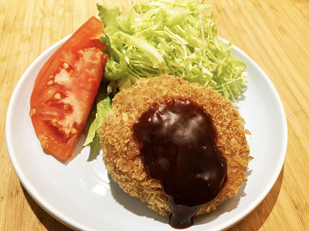 嬉しさ２倍♪市村精肉店の「黒毛和牛100%２倍メンチ」をテイクアウト♪