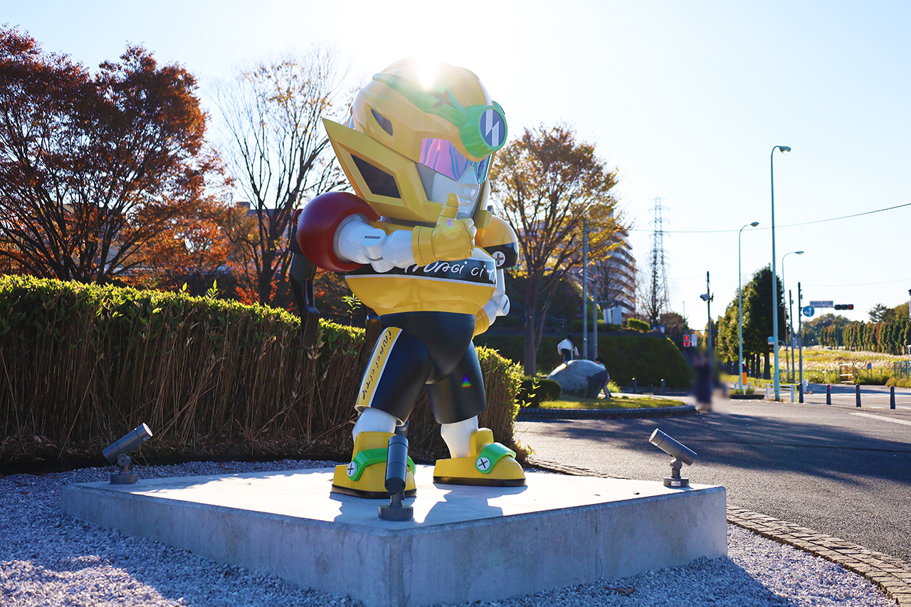 謎キャラ降臨！大河原邦男氏デザインの新しい稲城市キャラクター像が稲城市中央公園でお披露目されました！