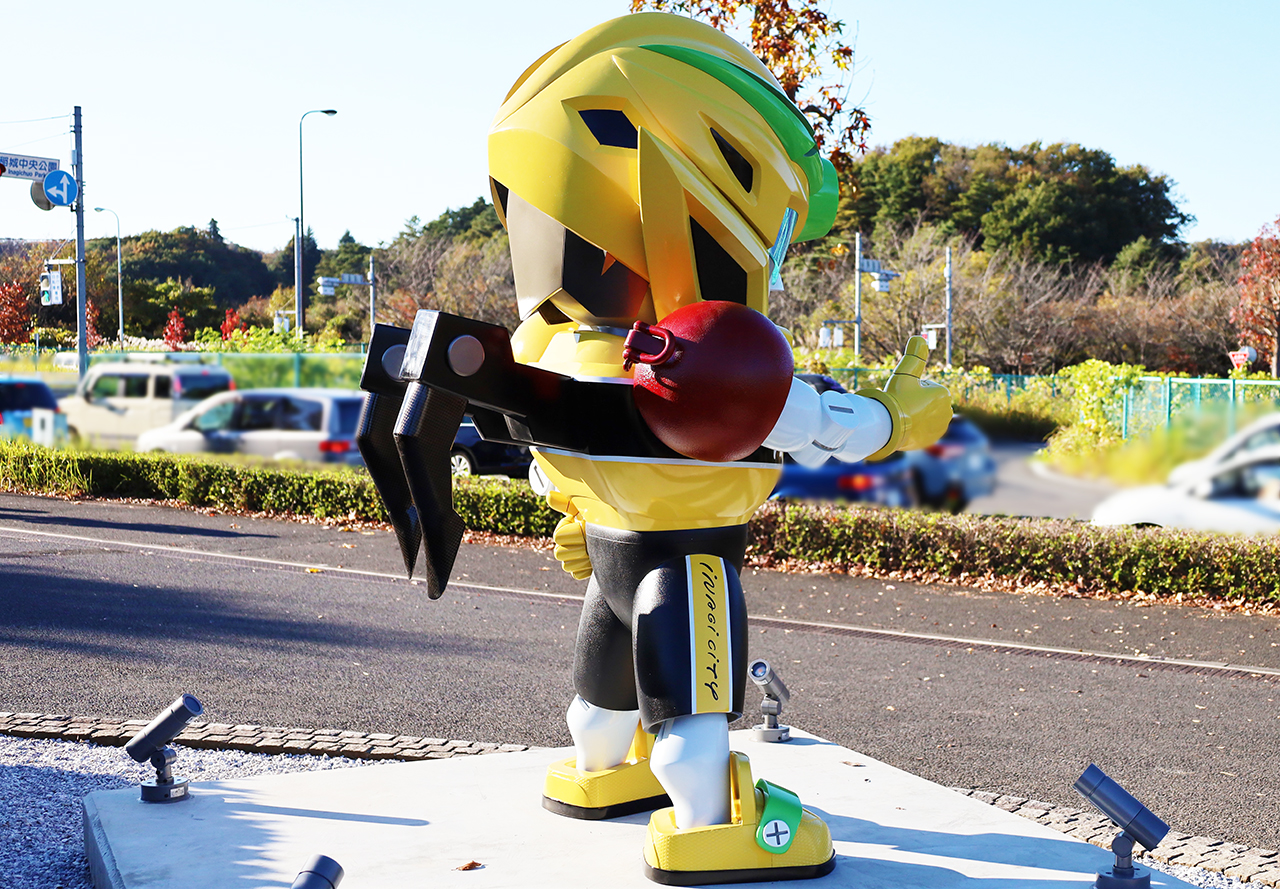 謎キャラ降臨！大河原邦男氏デザインの新しい稲城市キャラクター像が稲城市中央公園でお披露目されました！