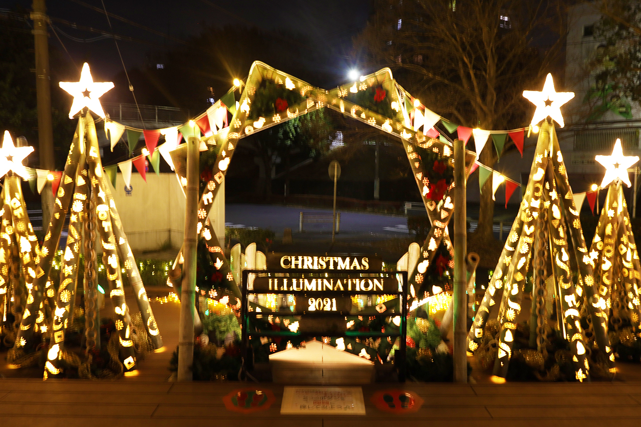 今年もミニクリスマスマーケットがやってくる！J Smile多摩八角堂で2021イルミネーションが開催されています！