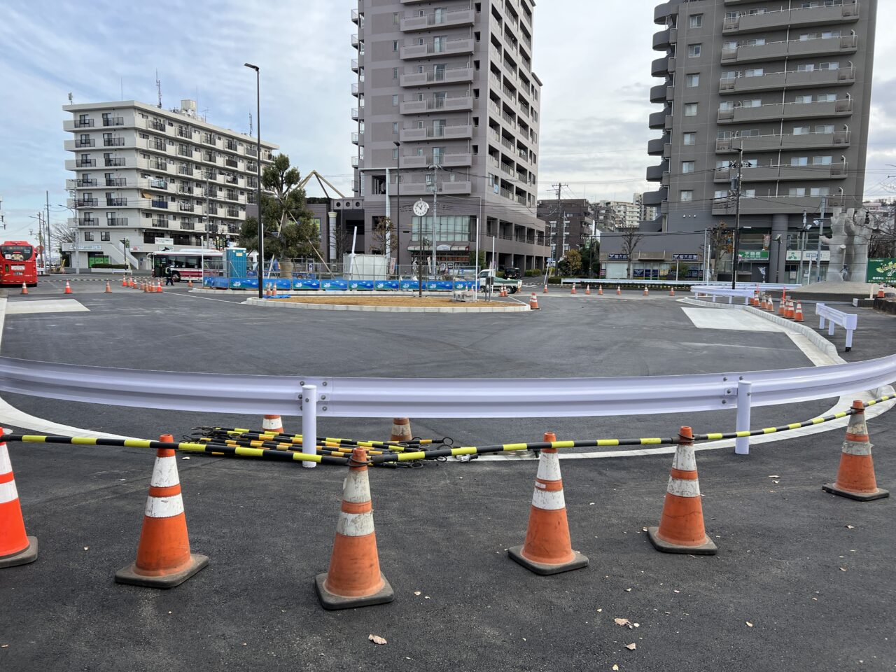 稲城駅前のロータリーの様子