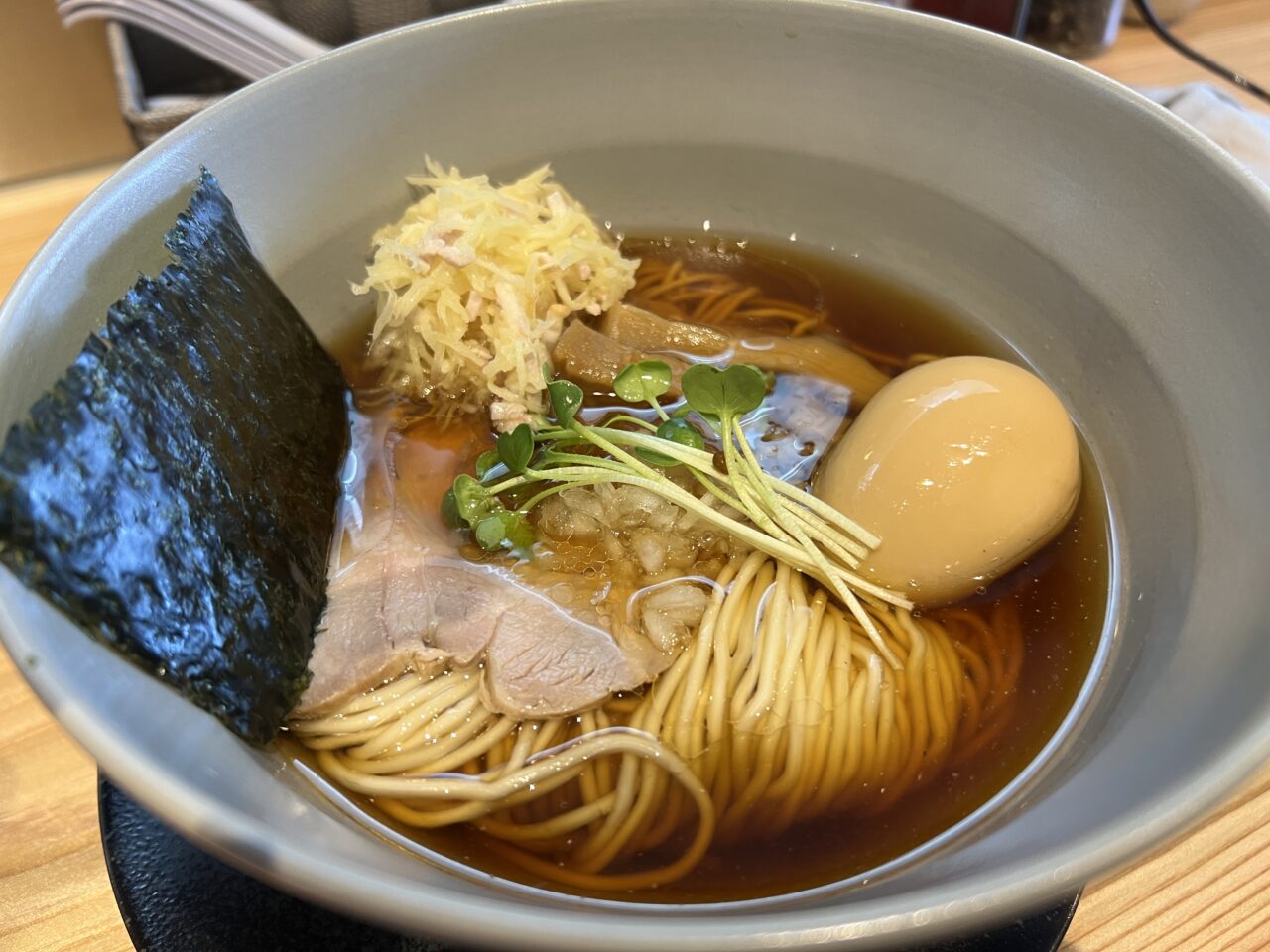 シバへーの味玉煮干しそば、生姜玉トッピング