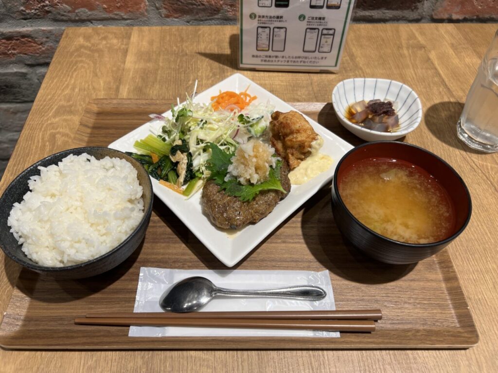 おろしポン酢ハンバーグランチ