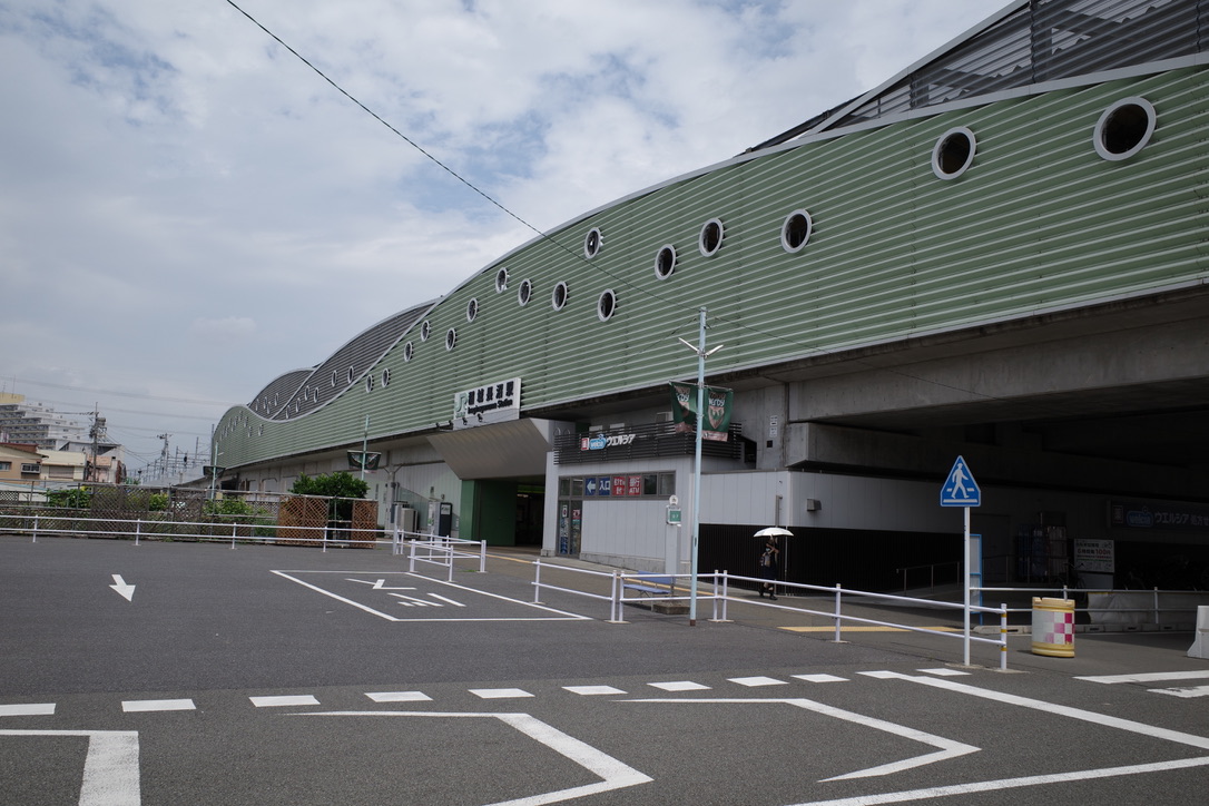 東京ヴェルディのパブリックビューイングが開催される、稲城長沼駅