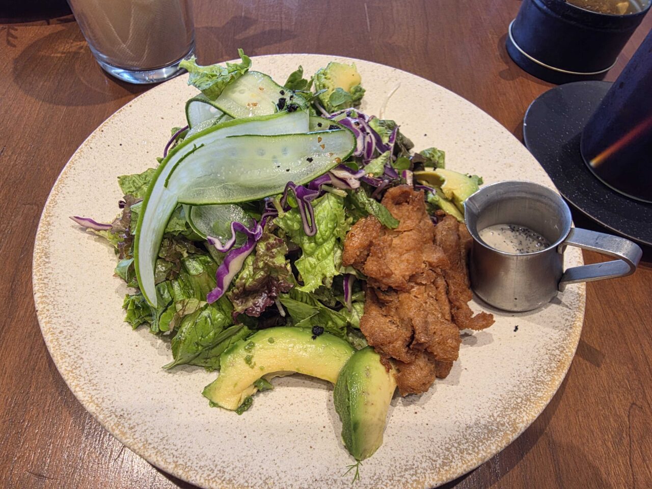 アボカドとソイミートのヘルシーベジサラダ