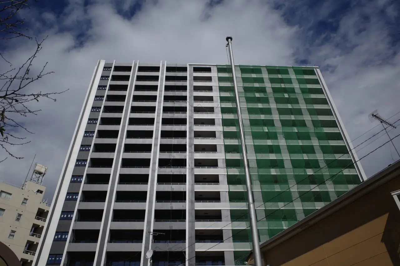 【多摩市】プラウド京王聖蹟桜ヶ丘、2025年12月の竣工に向けて外観が見えてきました！