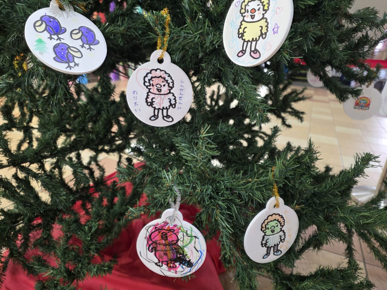 可愛いデコレーション@
クロスガーデン多摩のクリスマスツリー