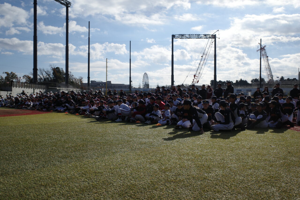 サンリオベースボールアカデミー in ジャイアンツスタジアムに参加した子供たち