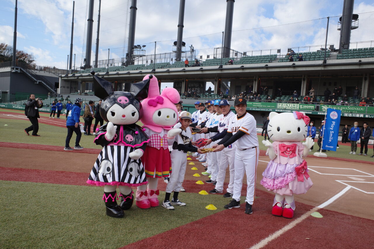 用具贈呈式の様子