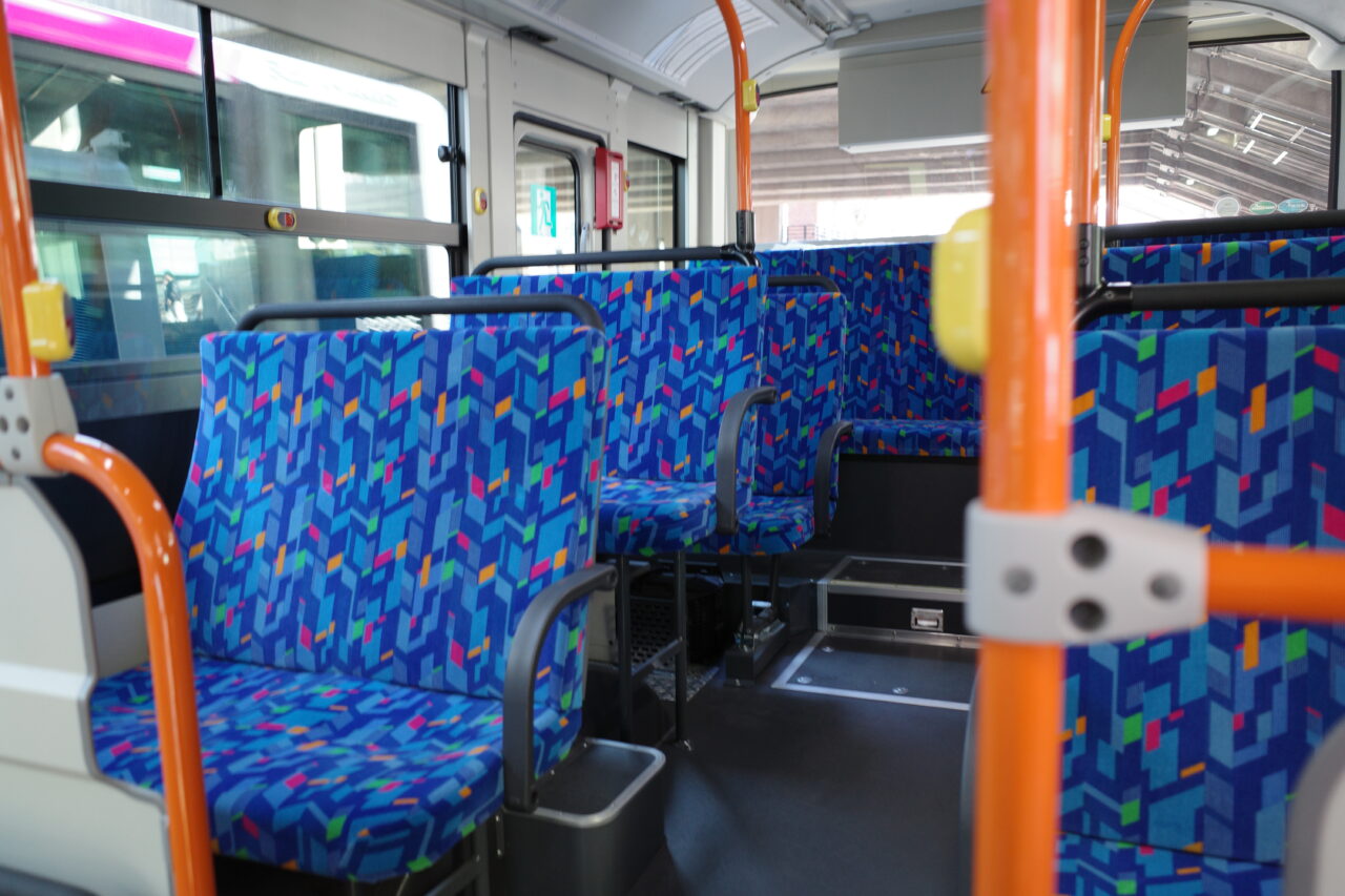 自動走行バスの車内