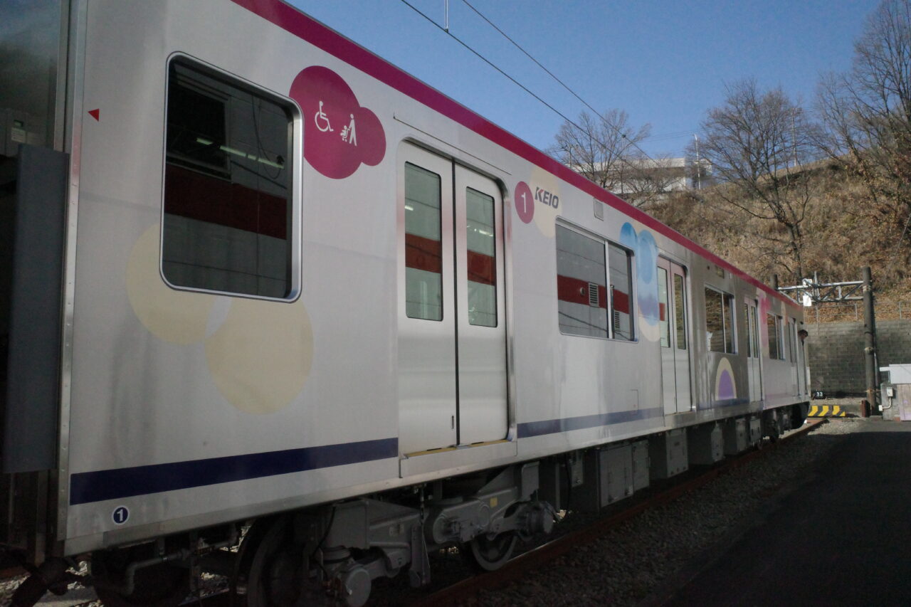 京王2000系の外観（サイド）